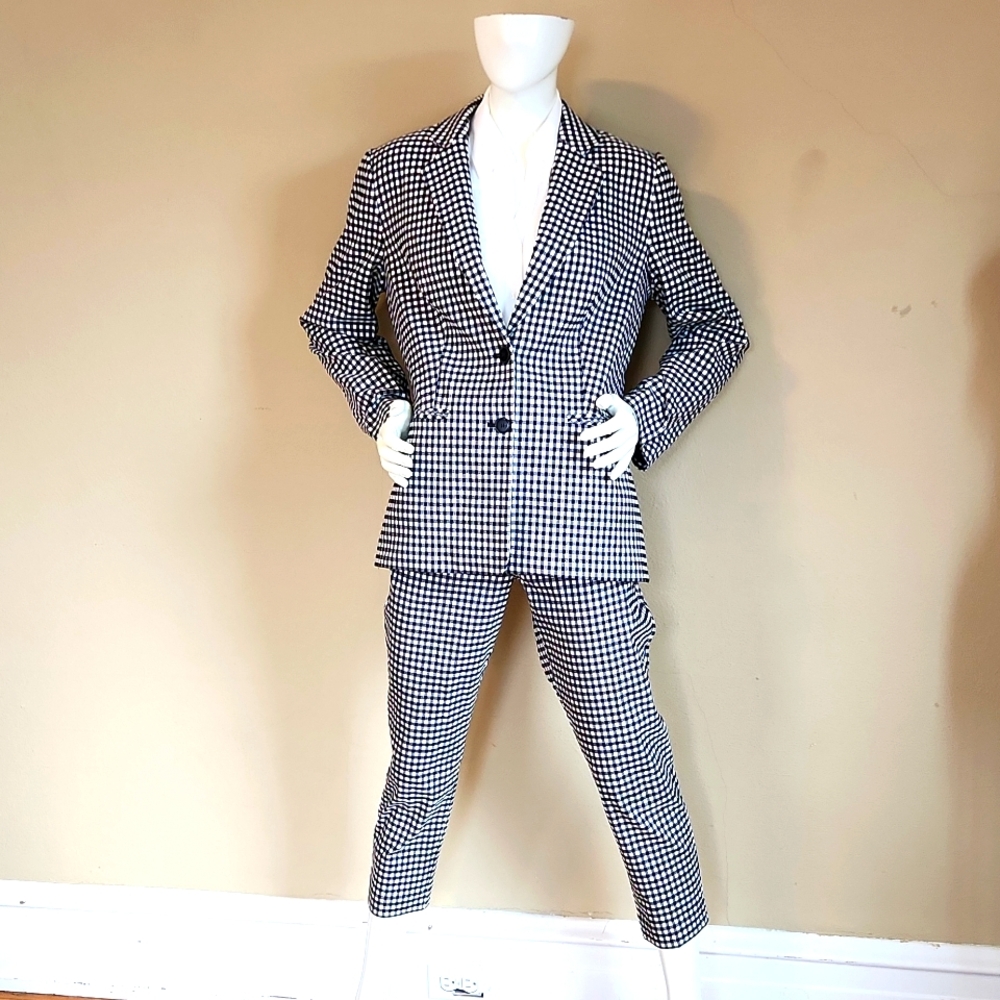 14 Limited two piece ladies suit, black and white check, like new